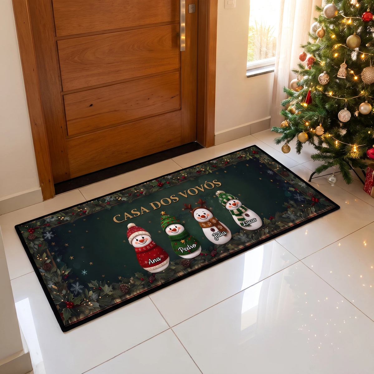 Tapete de Natal com os nomes da família na entrada de casa